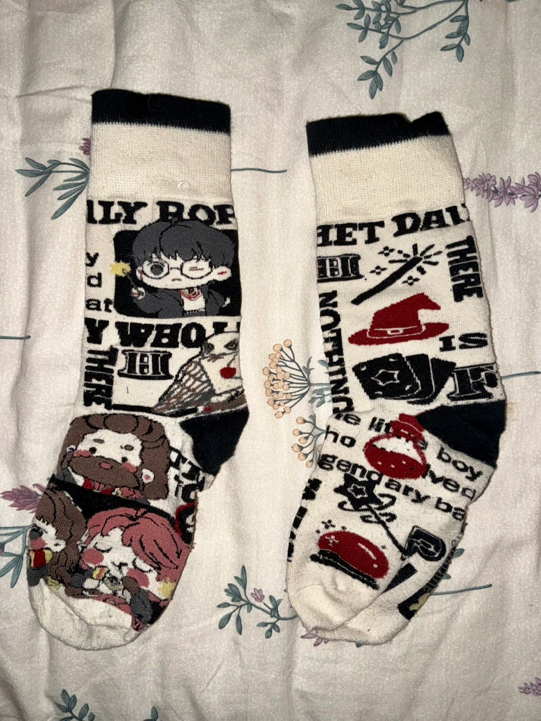Wizard-themed graphic socks - photo 2