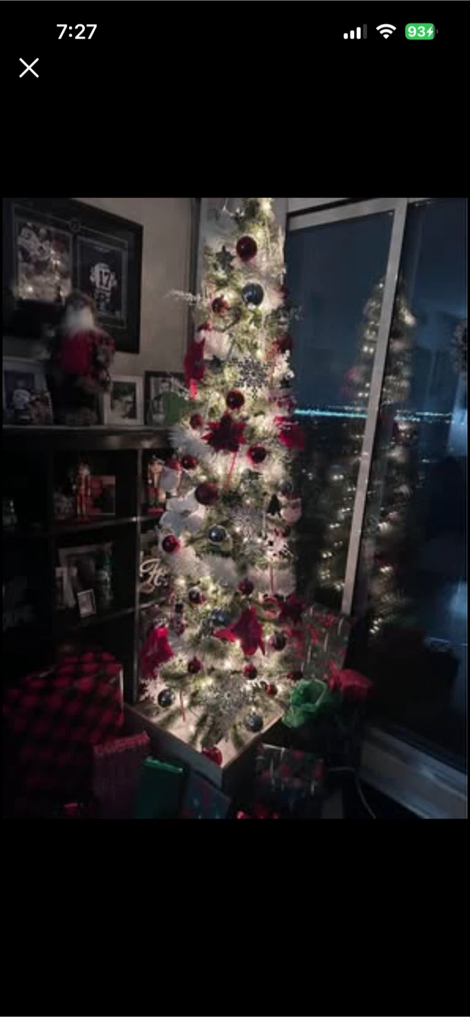 7’  Pre-lit Pencil Christmas Tree - photo 3
