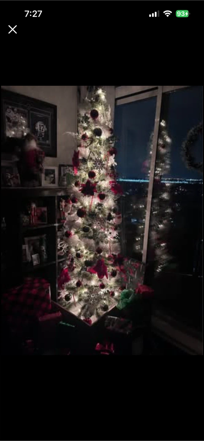 7’  Pre-lit Pencil Christmas Tree - photo 4