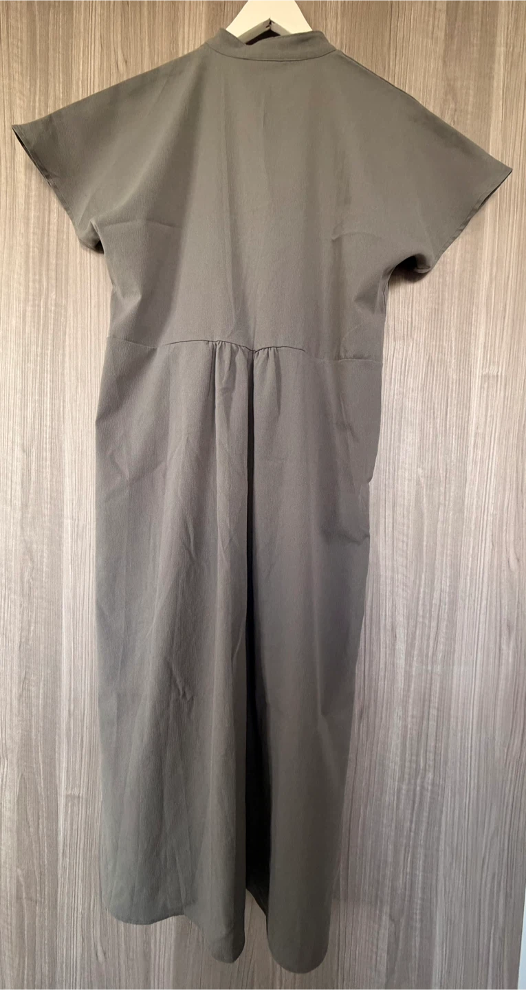 Grey Button-Front Midi Dress - photo 2