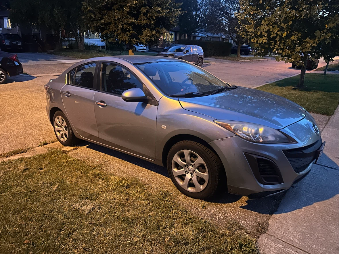 Mazda 3 Silver Sedan - photo 2