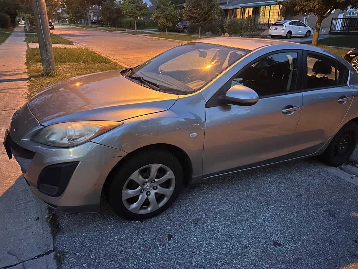 Mazda 3 Silver Sedan - photo 4