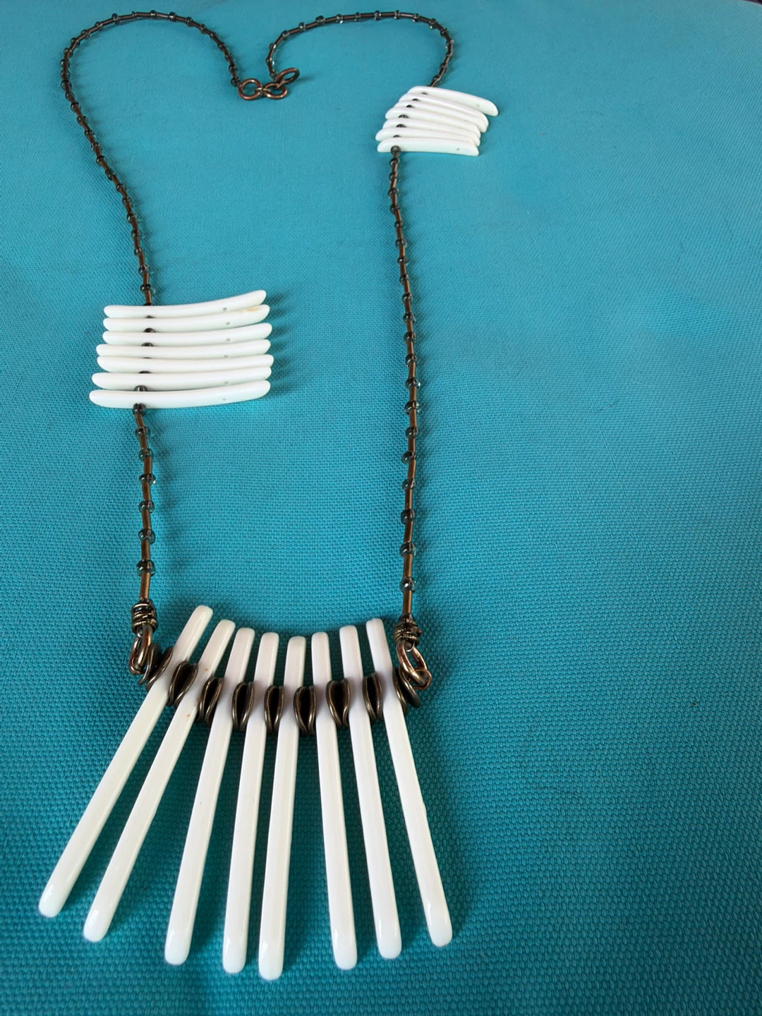 White tube bead statement necklace - photo 3