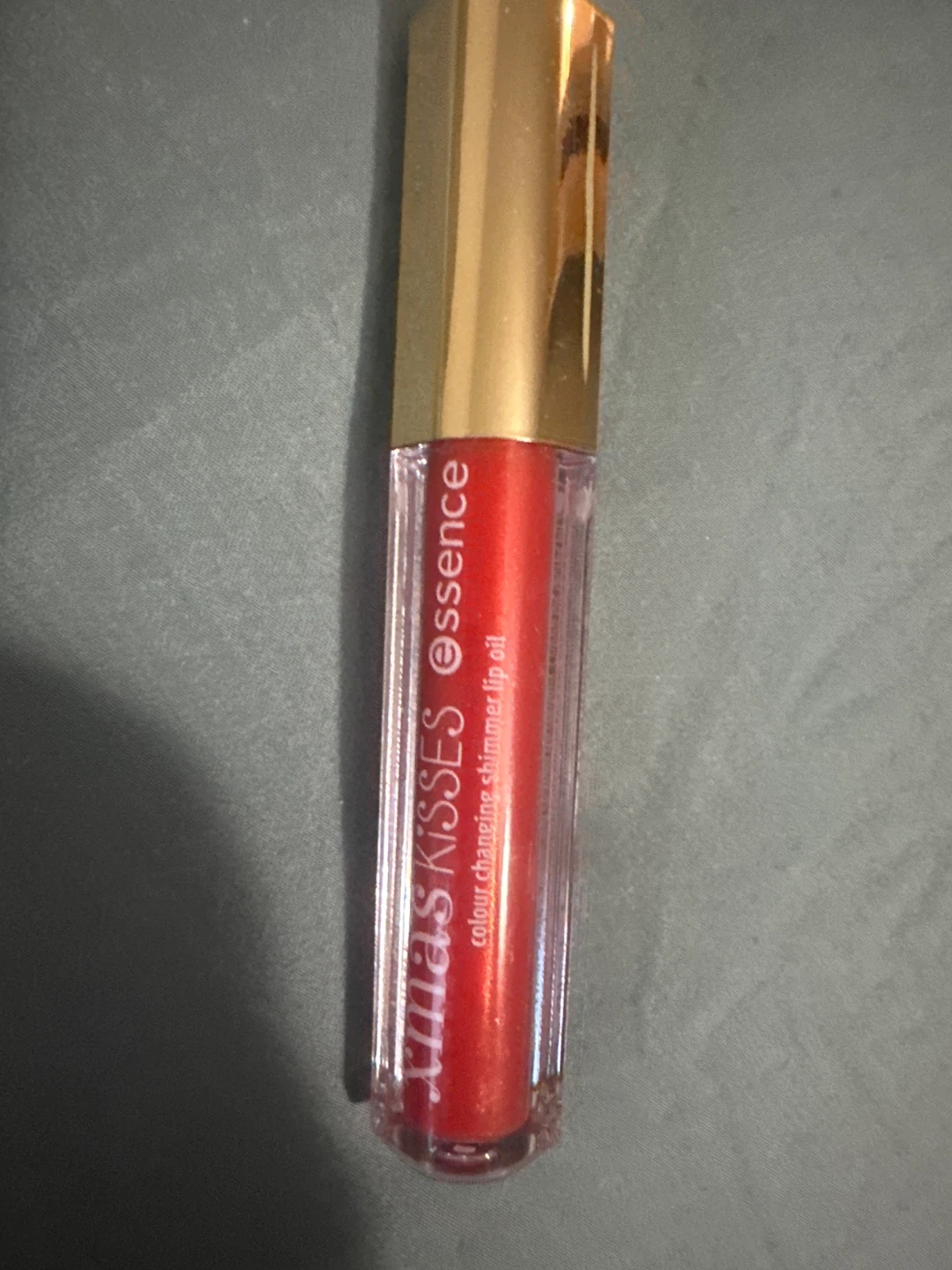 Essence Xmas Kisses Colour Changing Shimmer Lip Oil
