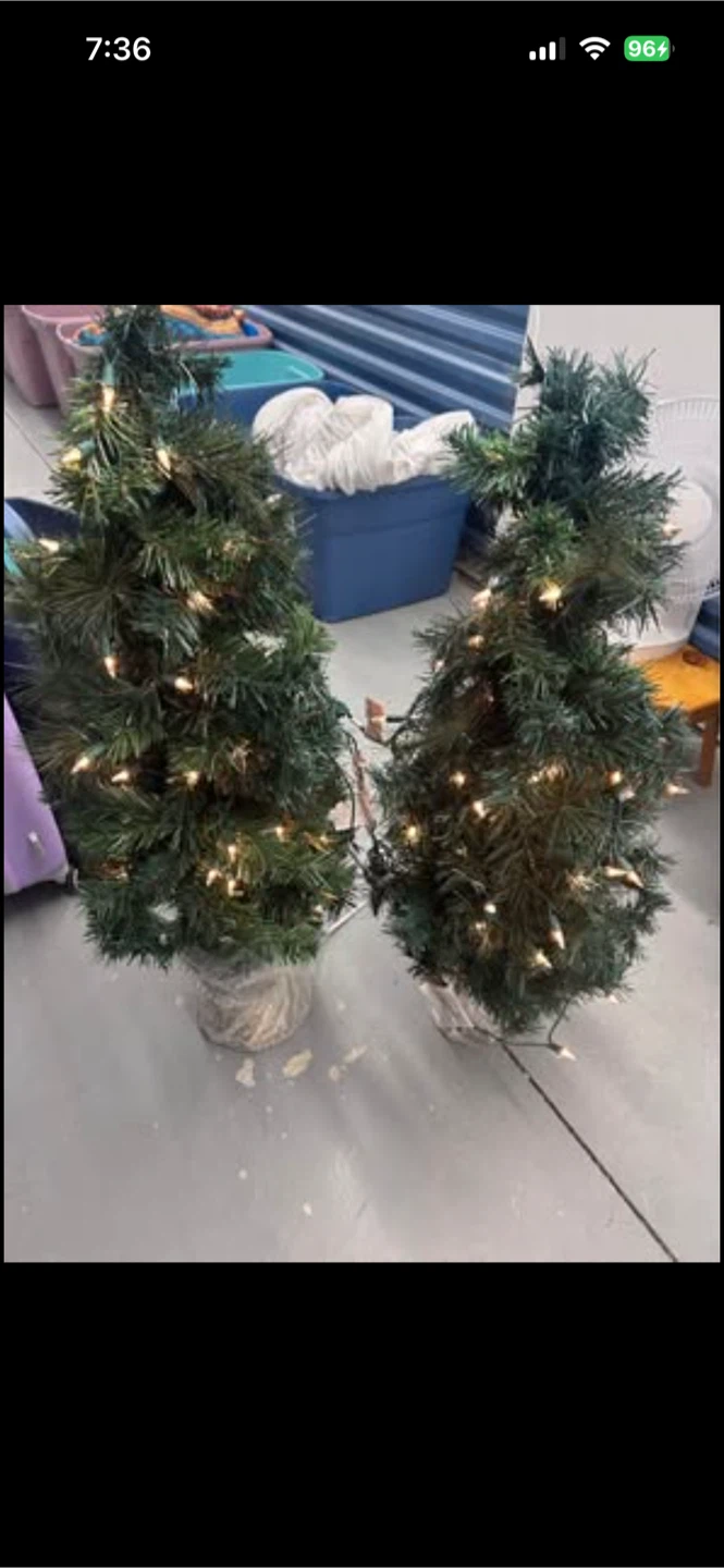 3.5 ‘ Outdoor artificial tree with lights-AVAILABLE