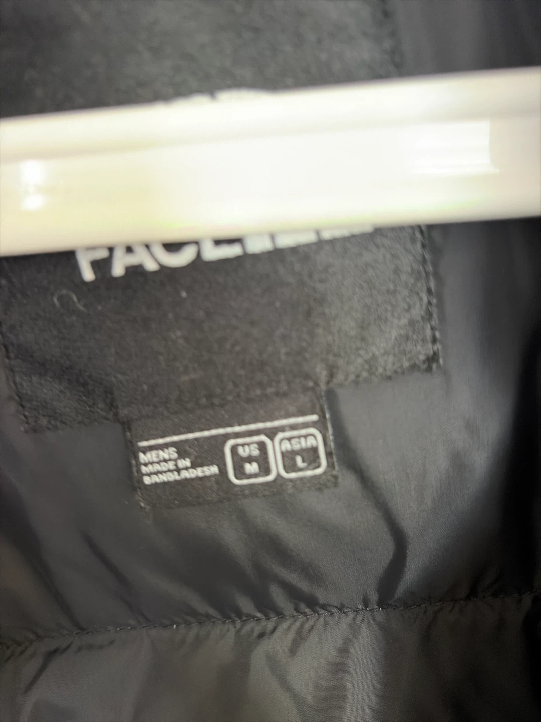 Puffer Jacket - Medium - photo 3