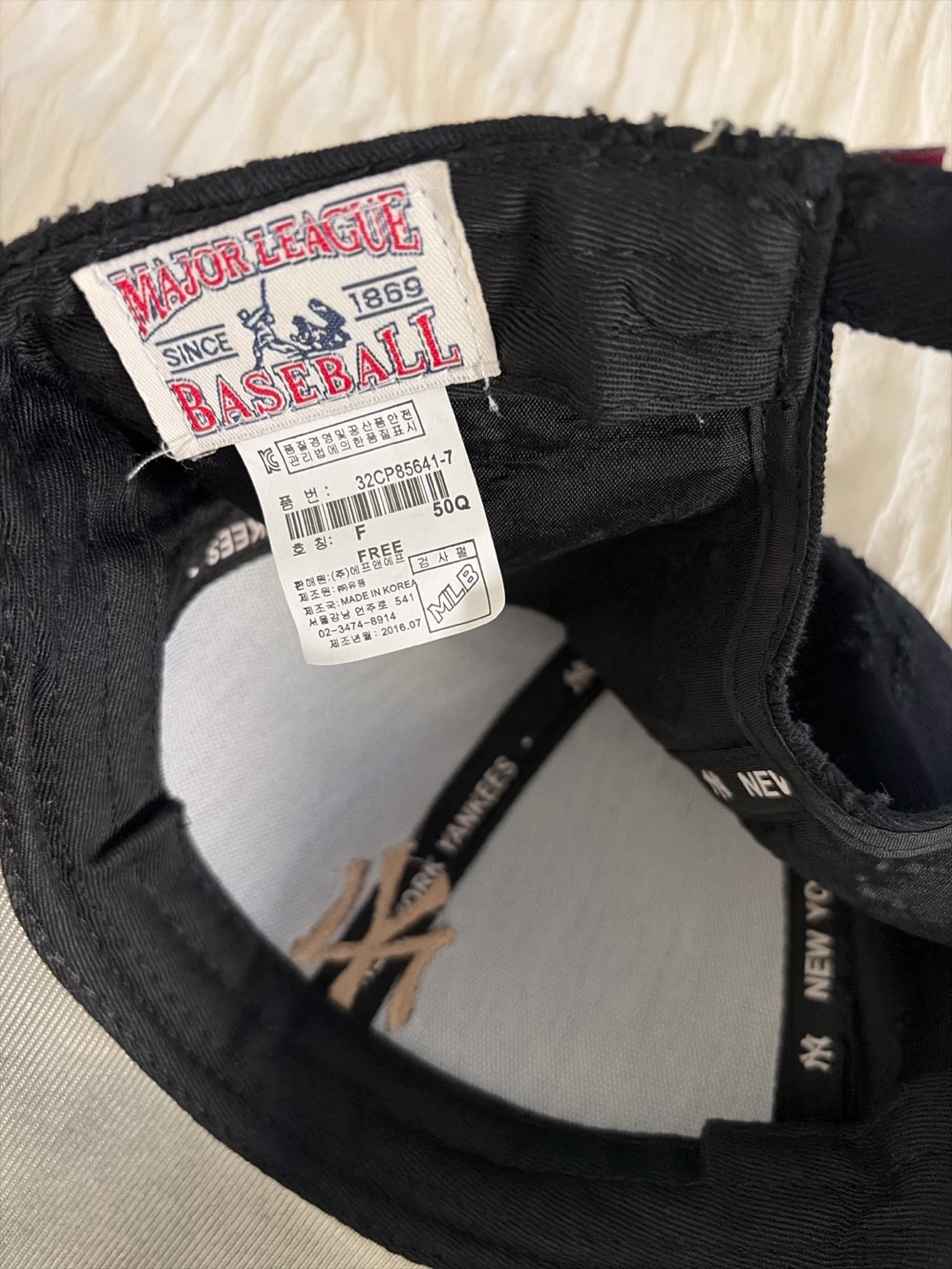 MLB New York Yankees Cap Black - photo 3