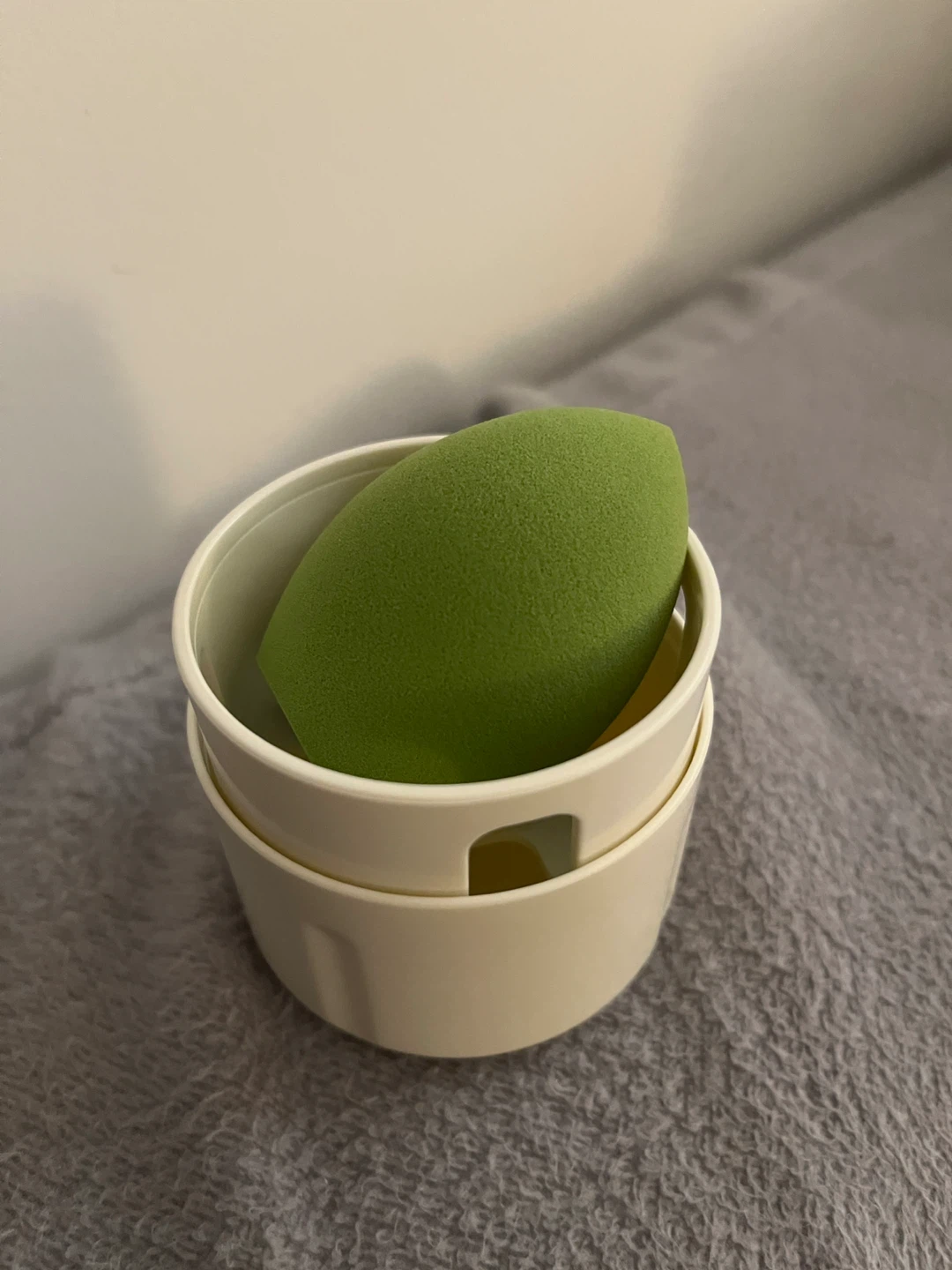 Makeup Sponge with Holder and Storage Case — Brand New - photo 3