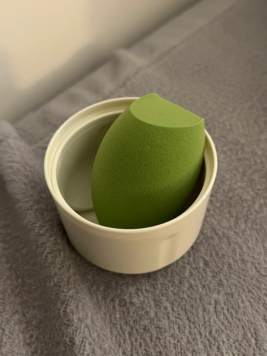 Makeup Sponge with Holder and Storage Case — Brand New - photo 4