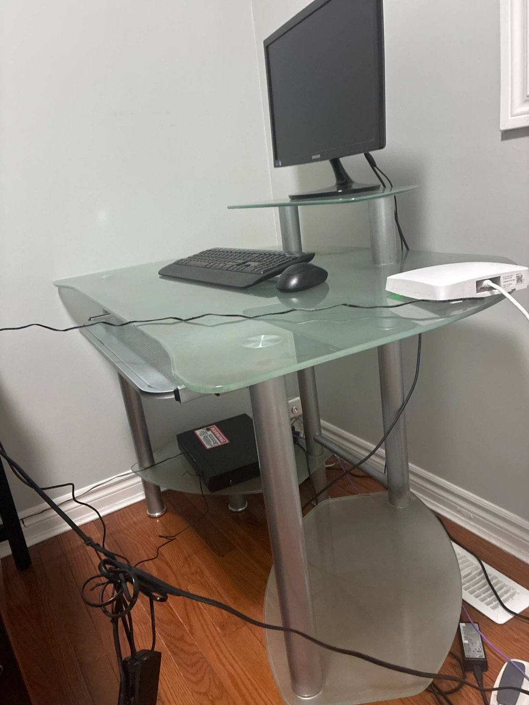 Glass top computer desk - photo 3