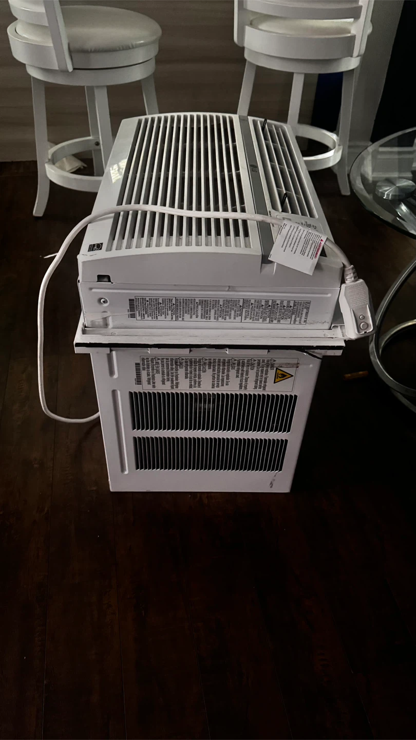 LG Window Air Conditioner Model LW1017ERSM - photo 3
