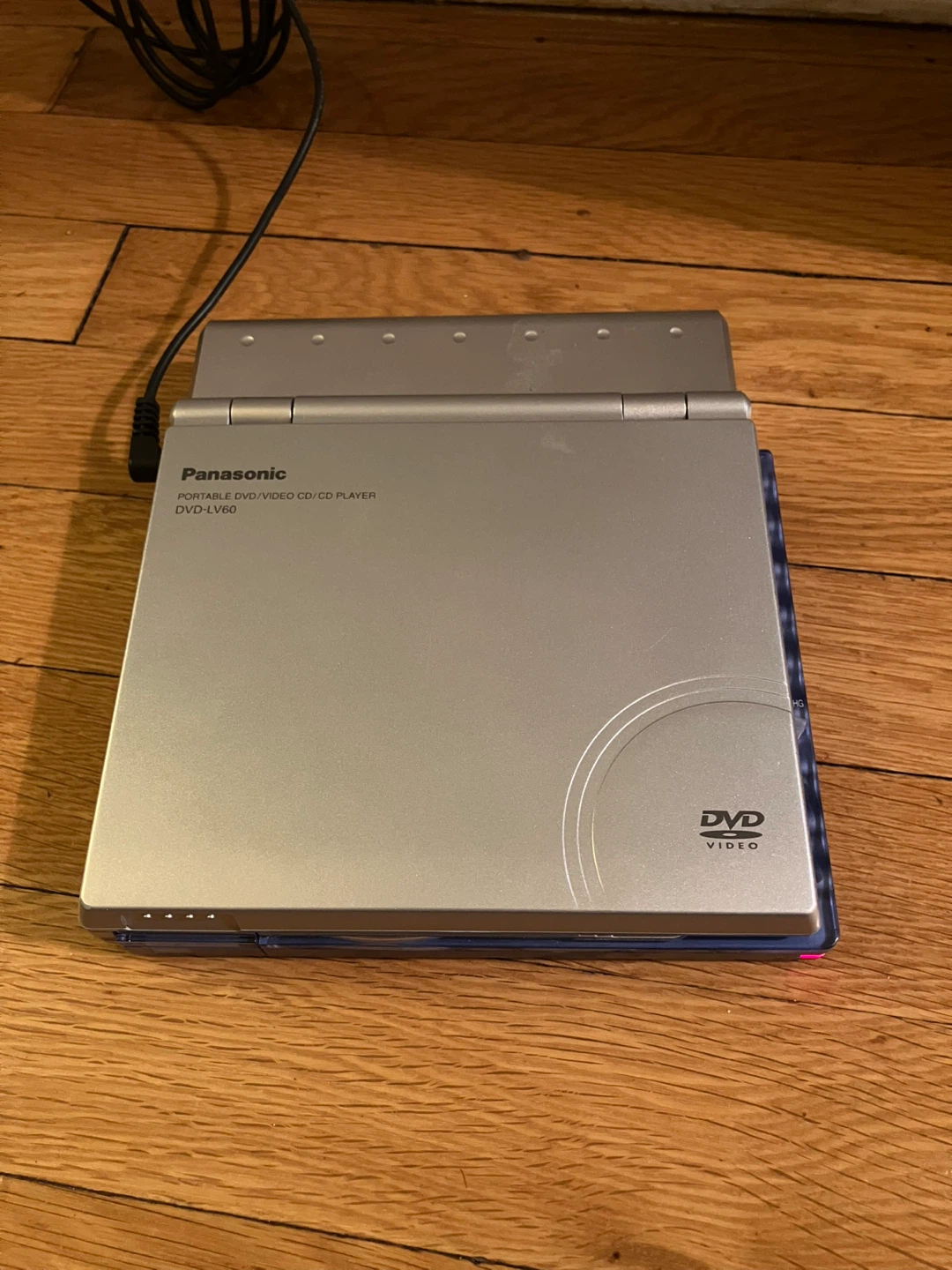 Panasonic Portable DVD Player DVD-LV60 - photo 3