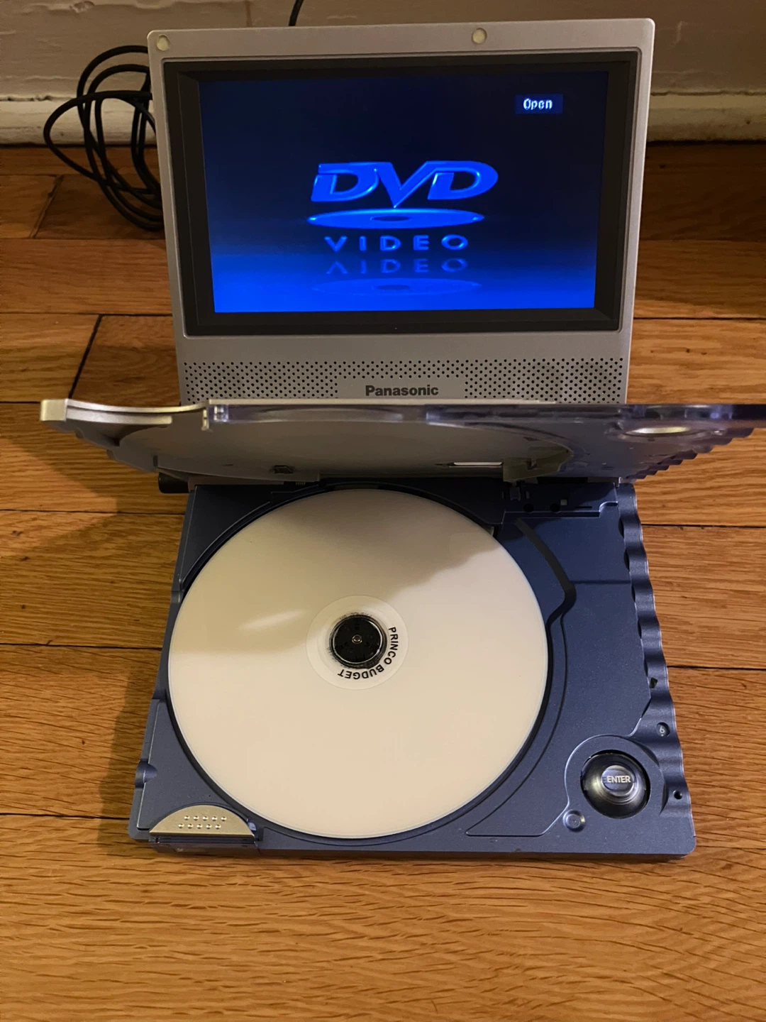 Panasonic Portable DVD Player DVD-LV60 - photo 4