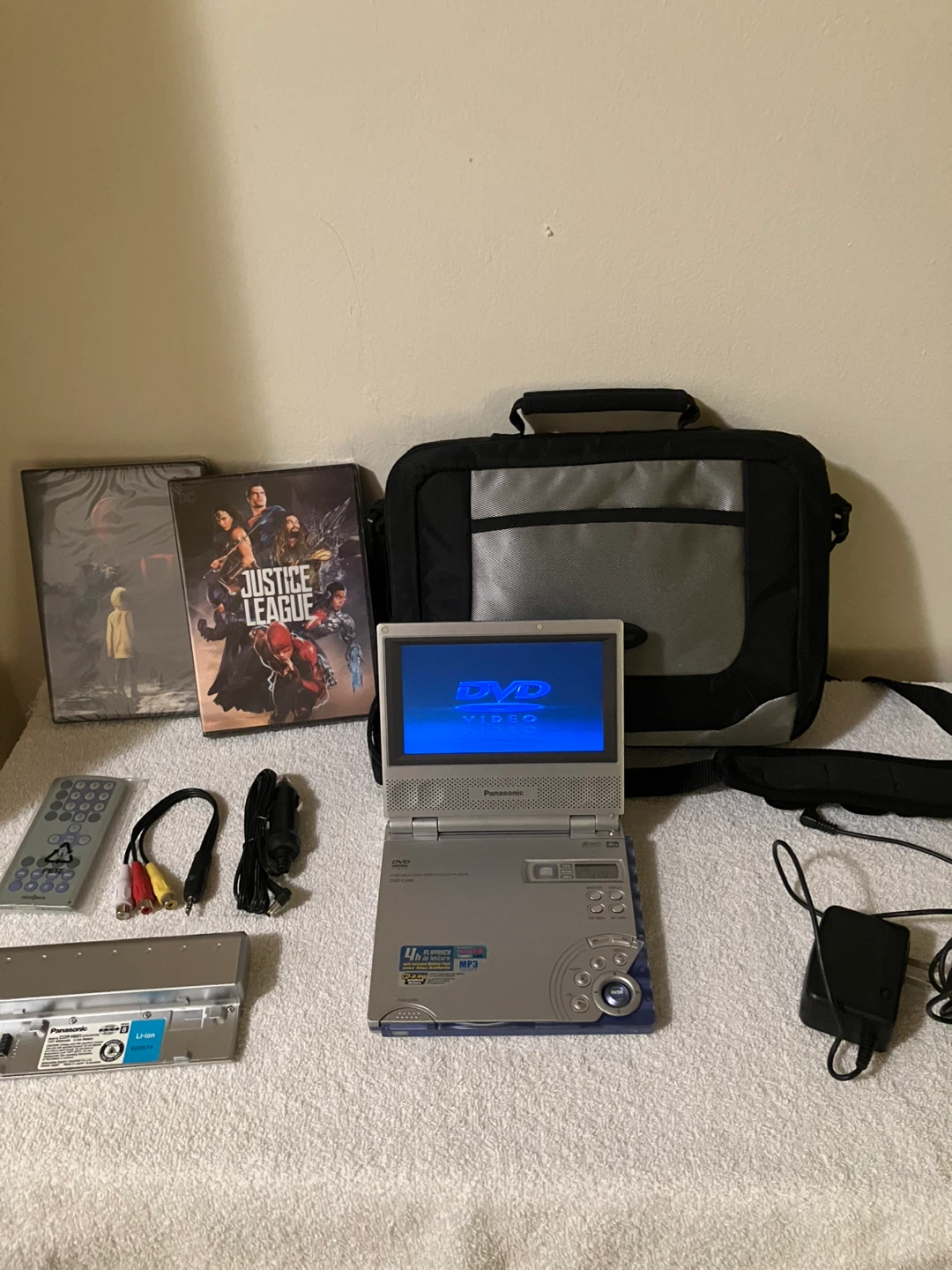 Panasonic Portable DVD Player DVD-LV60 - photo 5