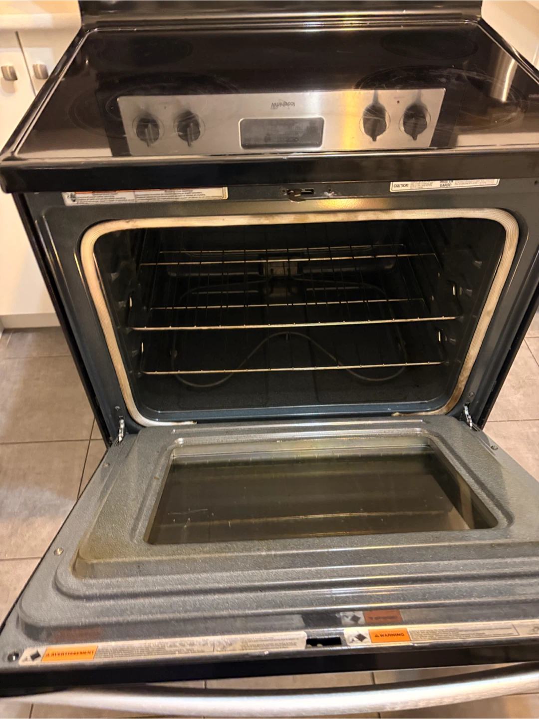 Whirlpool Electric Range with Glass Cooktop - photo 3