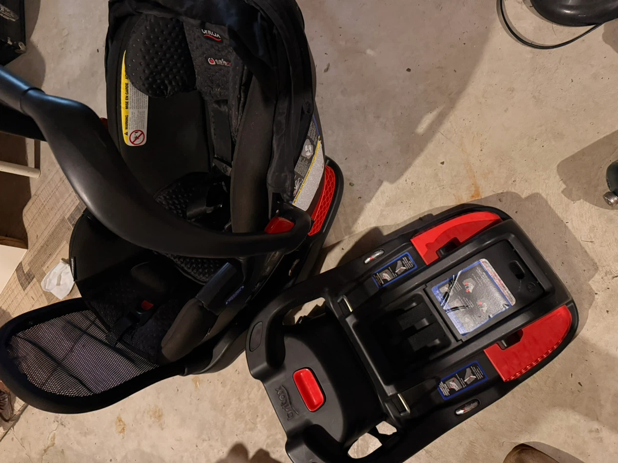 Britax Endeavour Infant Car Seat with two Base - photo 2