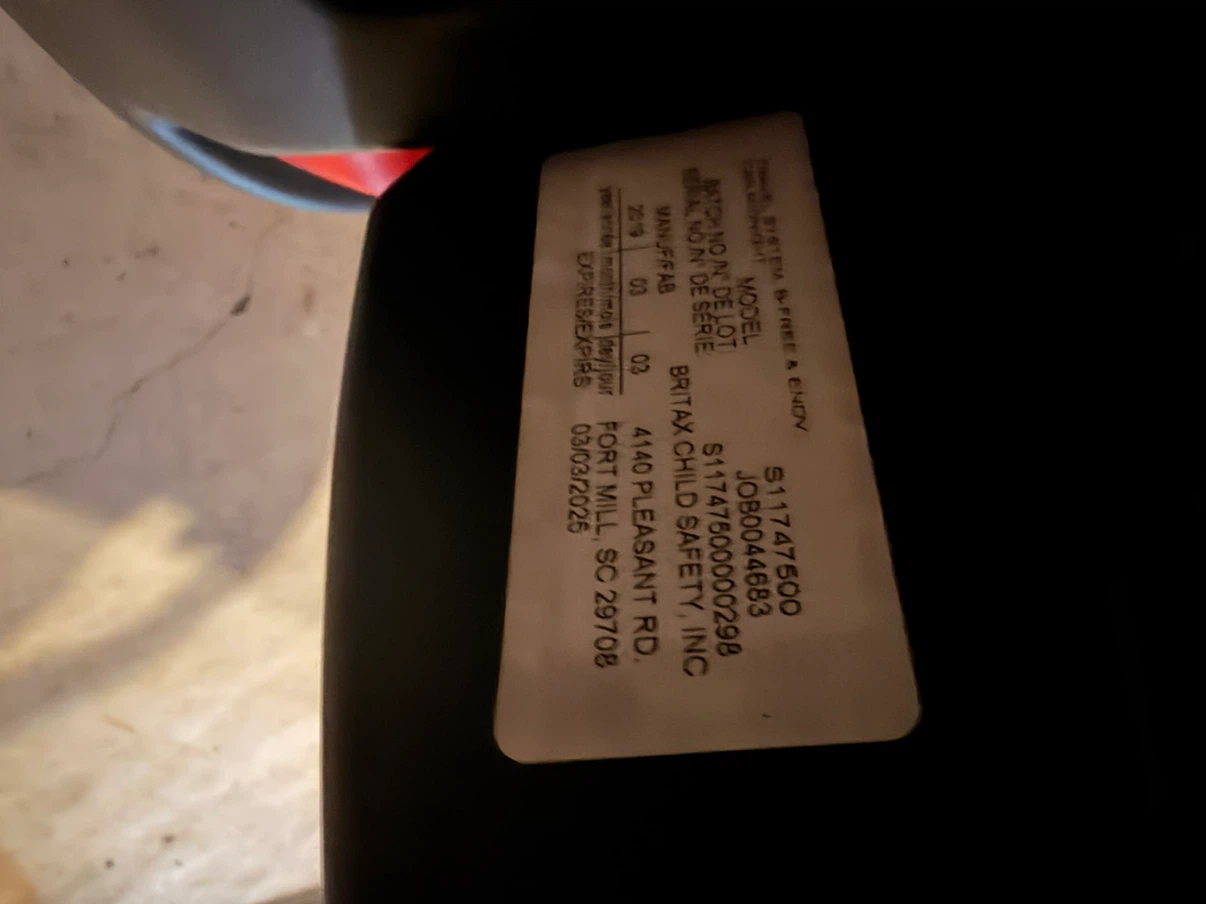 Britax Endeavour Infant Car Seat with two Base - photo 3
