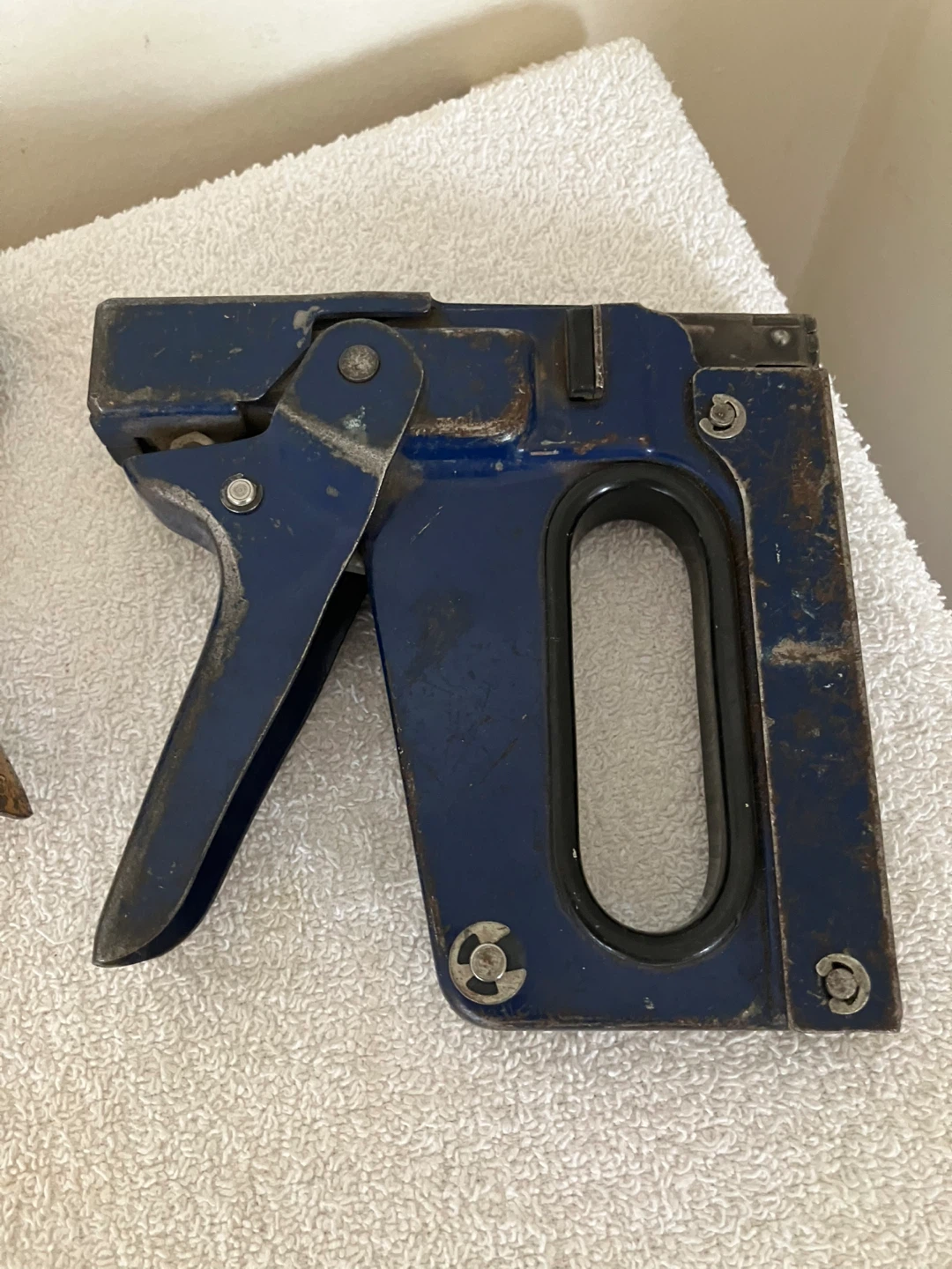 Set of 3 Vintage  Manual Staple Guns - photo 4