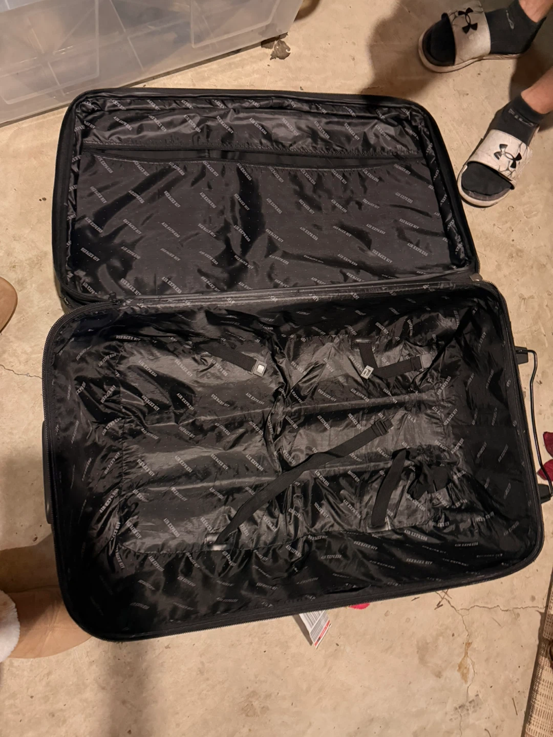 Air Express Classic Luggage Suitcase - photo 2