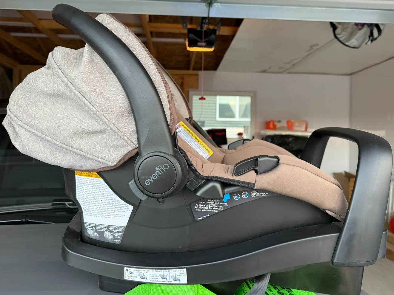 Evenflo Infant Car Seat - Brand New - photo 2