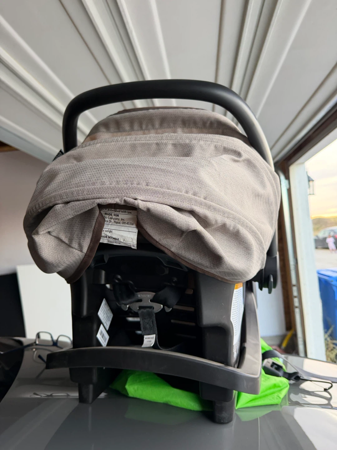 Evenflo Infant Car Seat - Brand New - photo 3