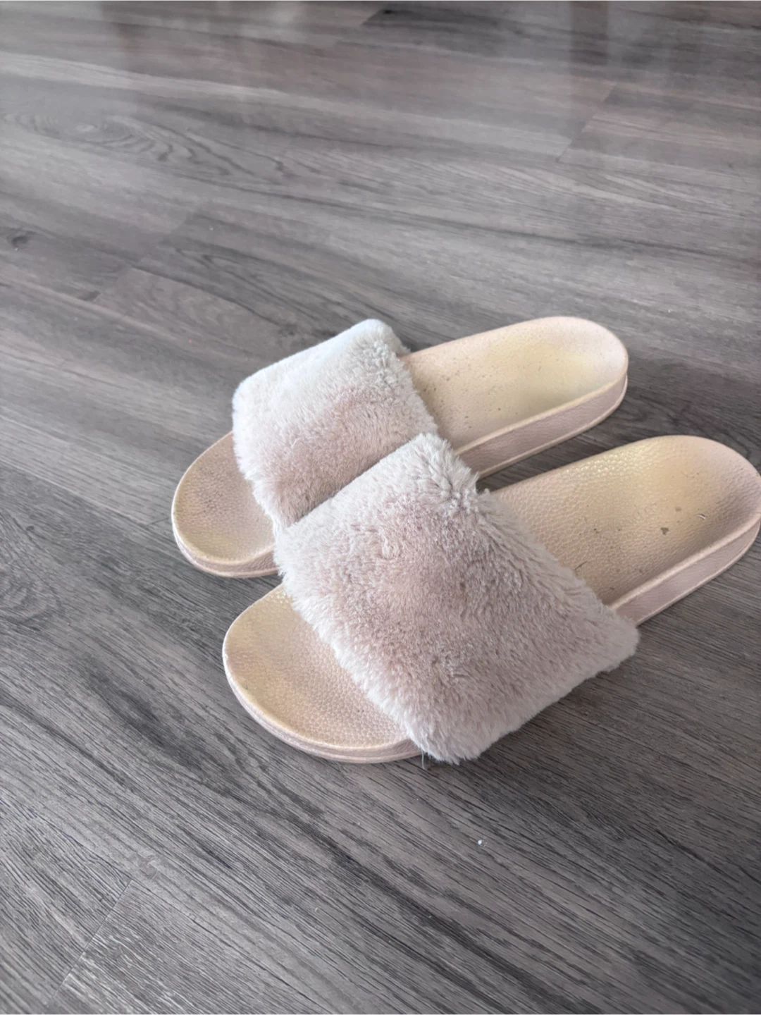 Pink Faux Fur Slides