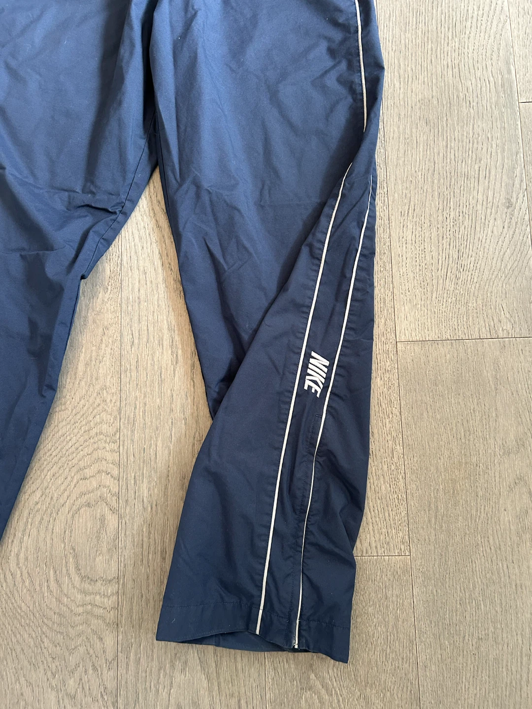Men’s Nike Navy Fully Lined Track Pants, size large (Brampton) - photo 3