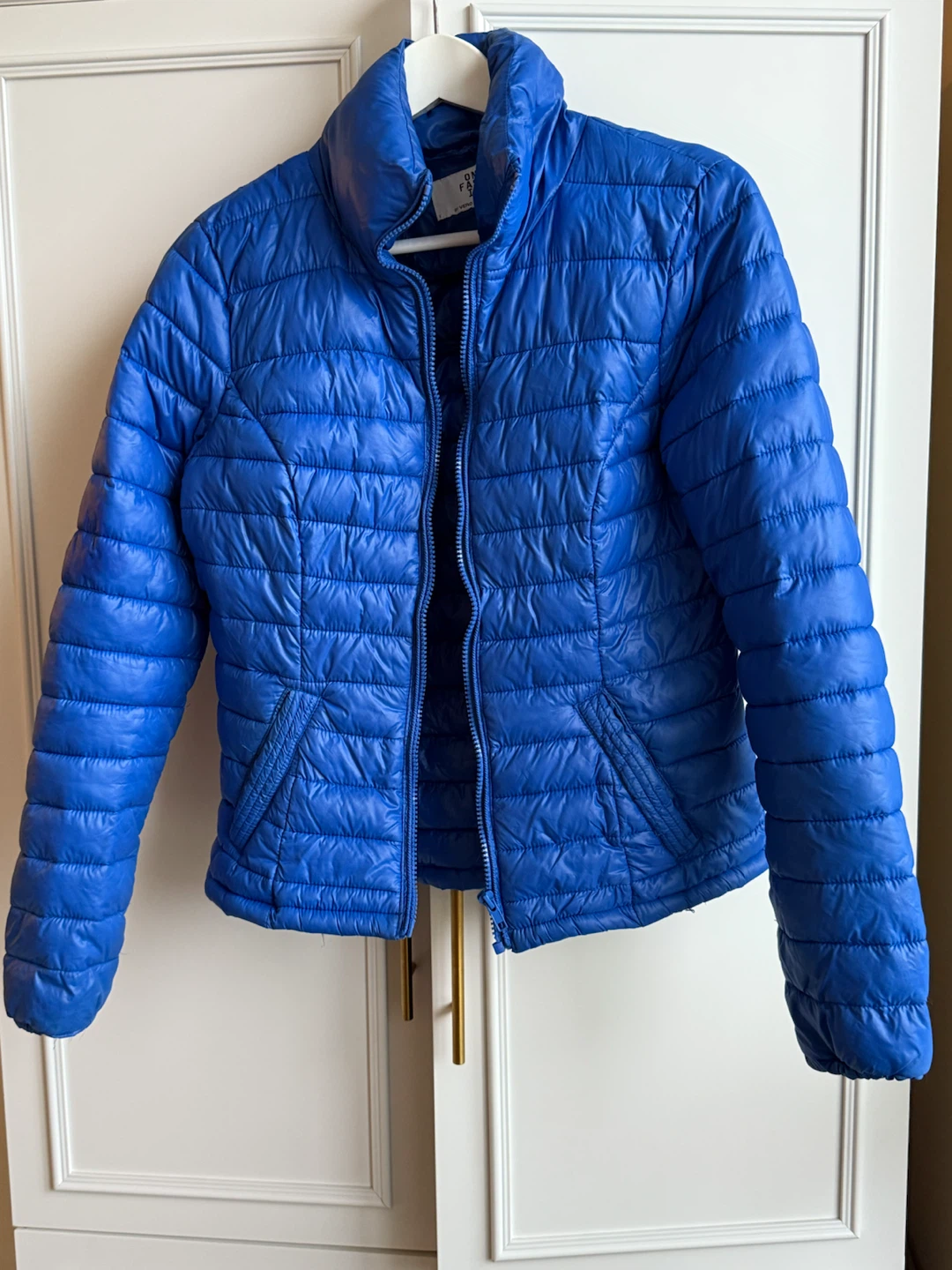 Vibrant Royal Blue Quilted Lightweight Jacket – Cozy & Chic