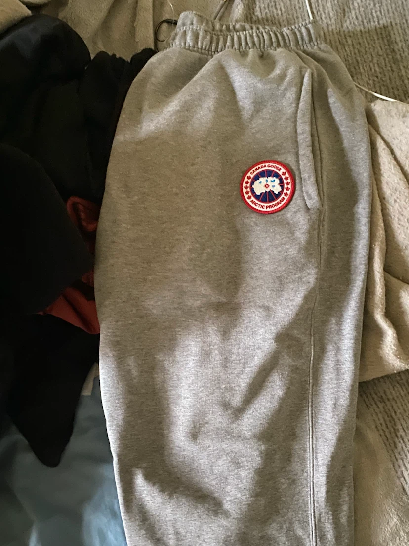 Canada Goose Hoodie and Sweatpants Set - photo 2