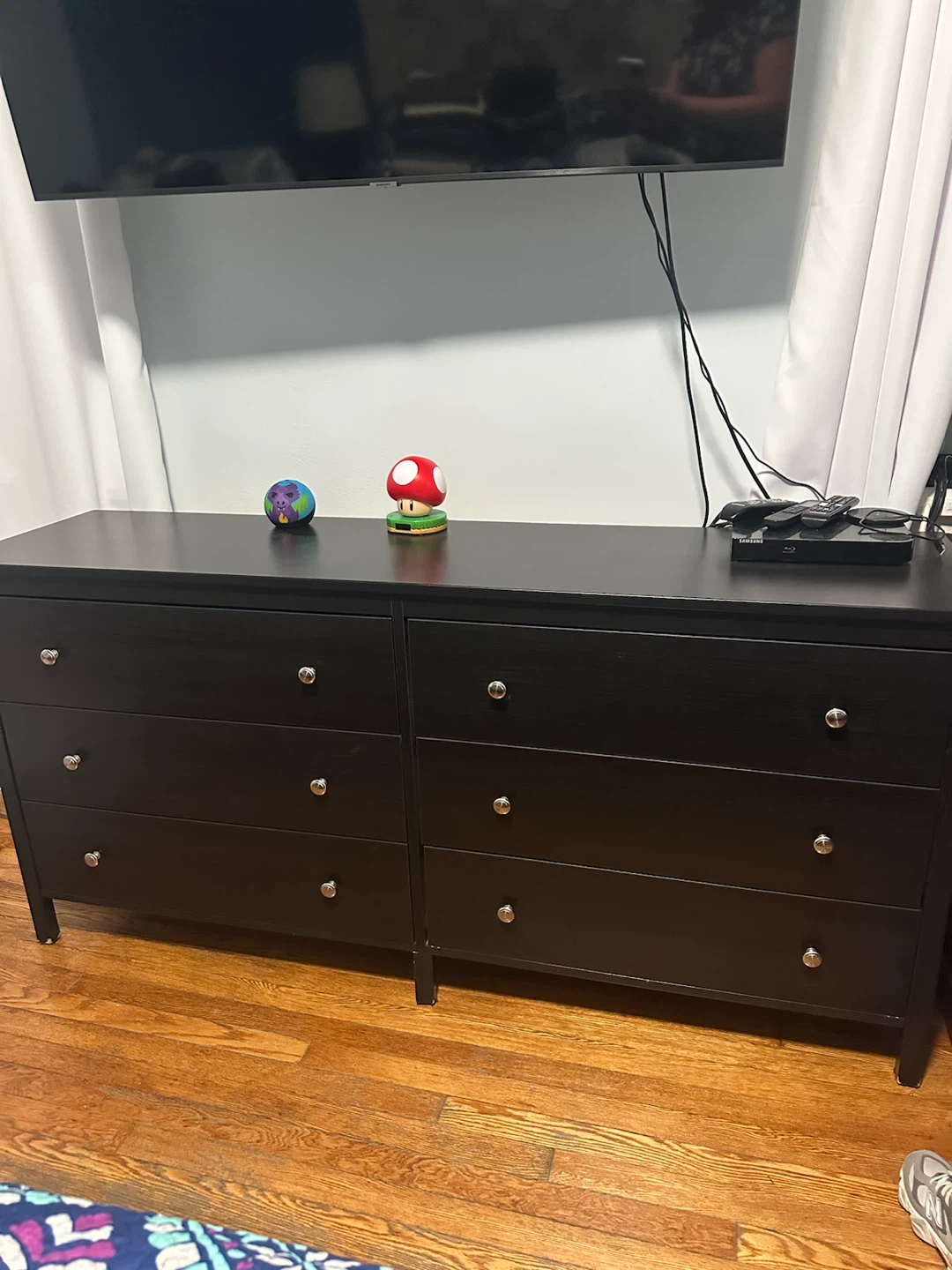 Black 6-Drawer Dresser