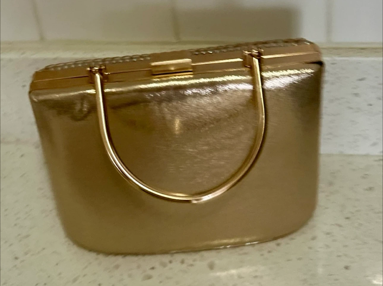 Gold bag with chain - photo 3