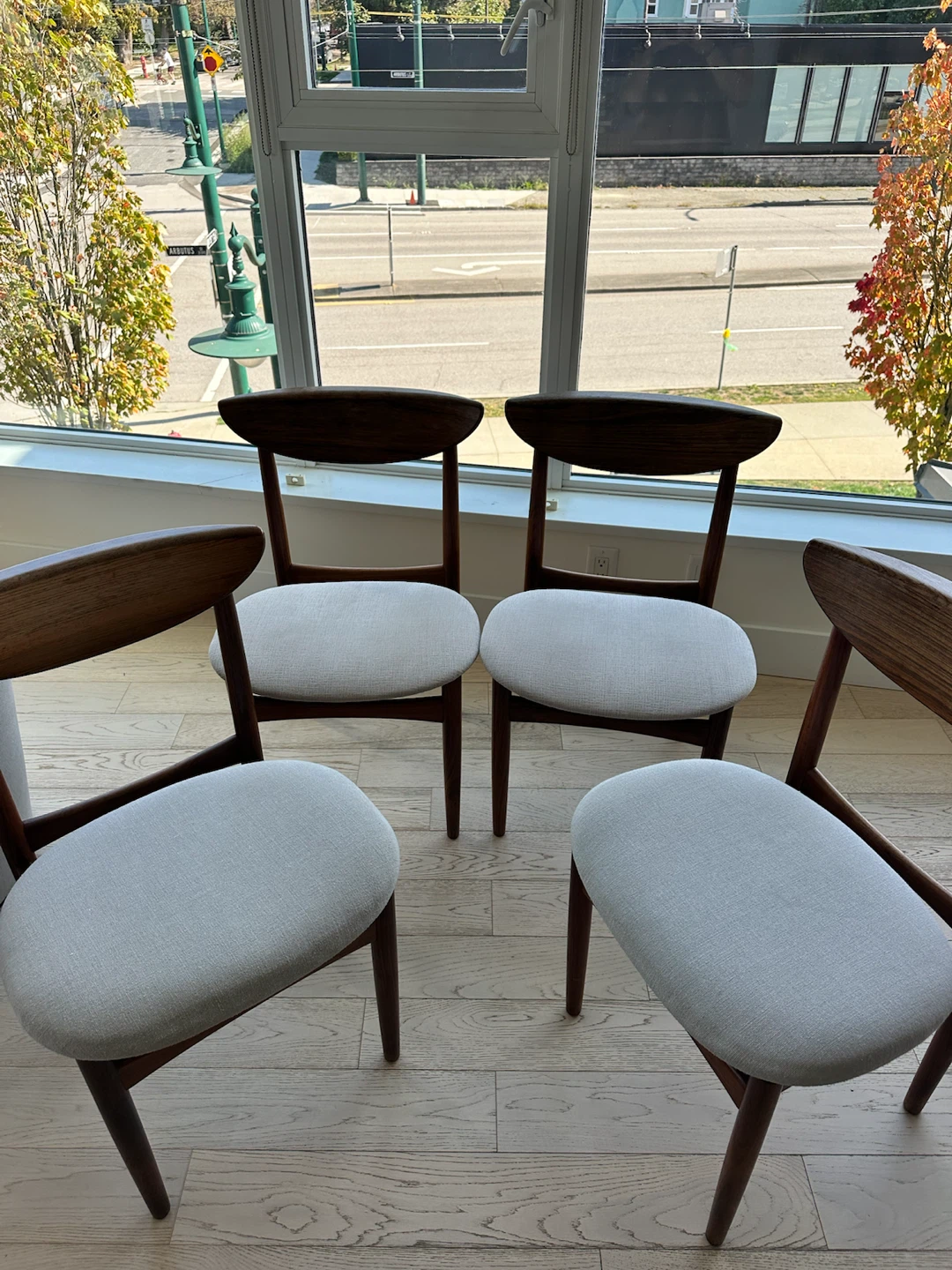 Fullhouse Modern dining set of 6 chairs.