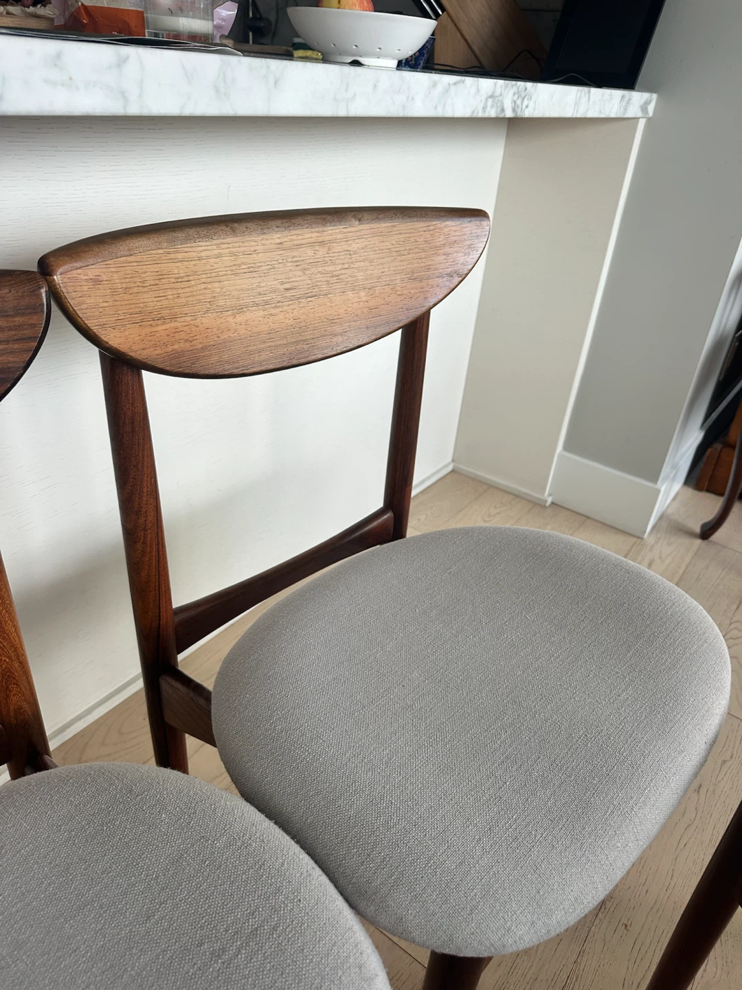 Fullhouse Modern dining set of 6 chairs. - photo 2
