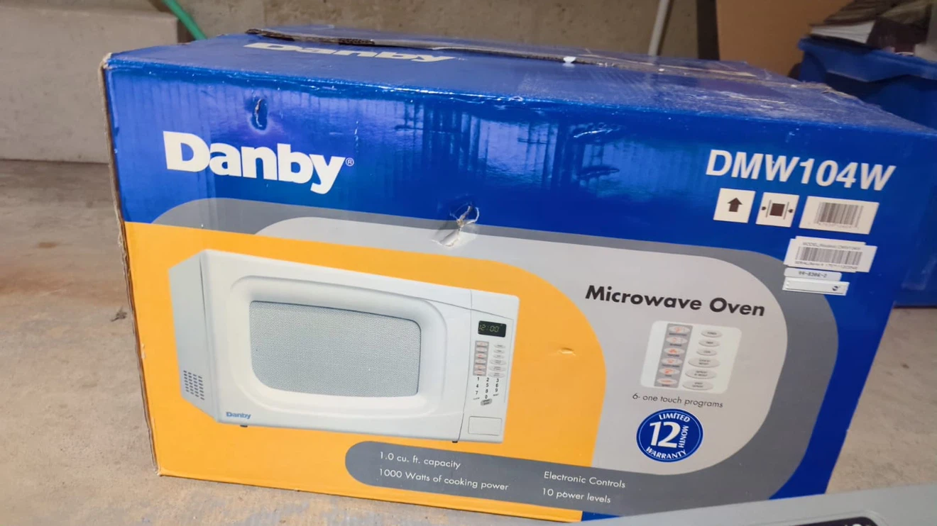 Danby DMW104W 1.0 cu. ft. Microwave Oven