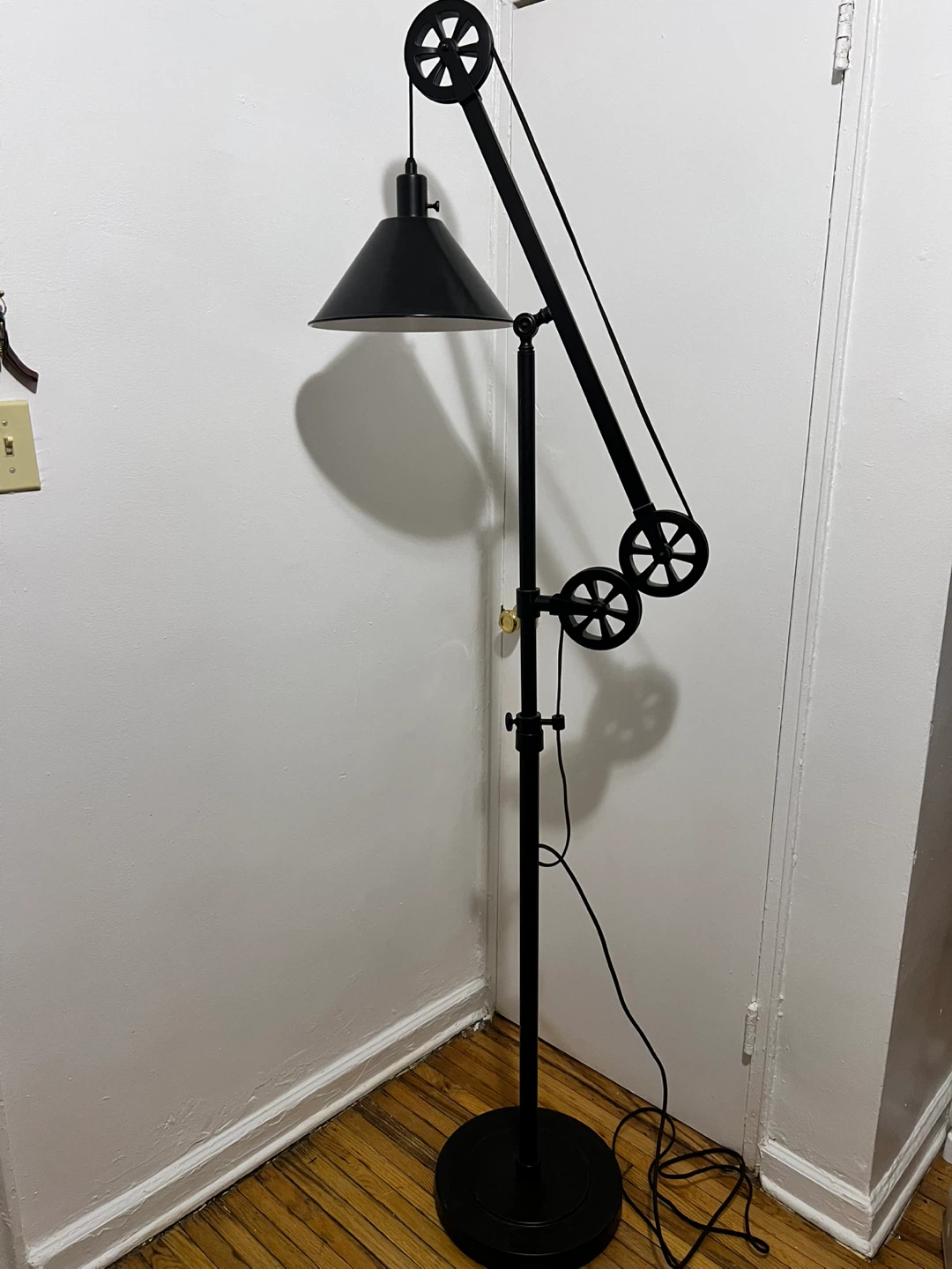 Industrial Pulley Floor Lamp - photo 2
