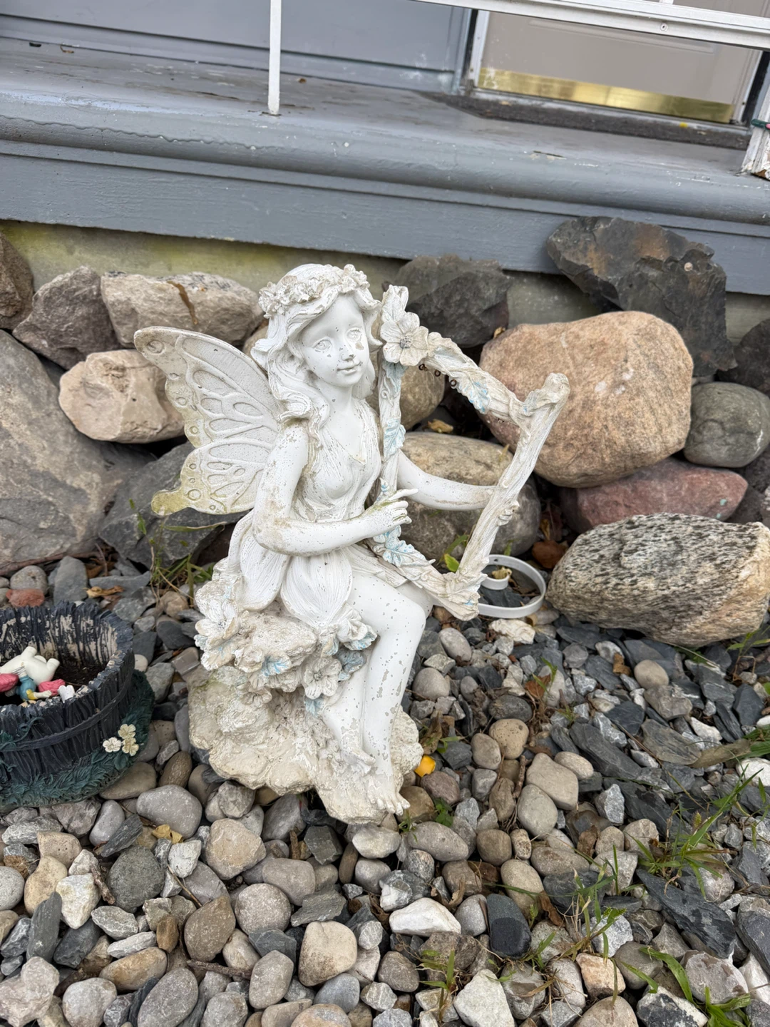 two decorative garden statues- both for 15$ - photo 3