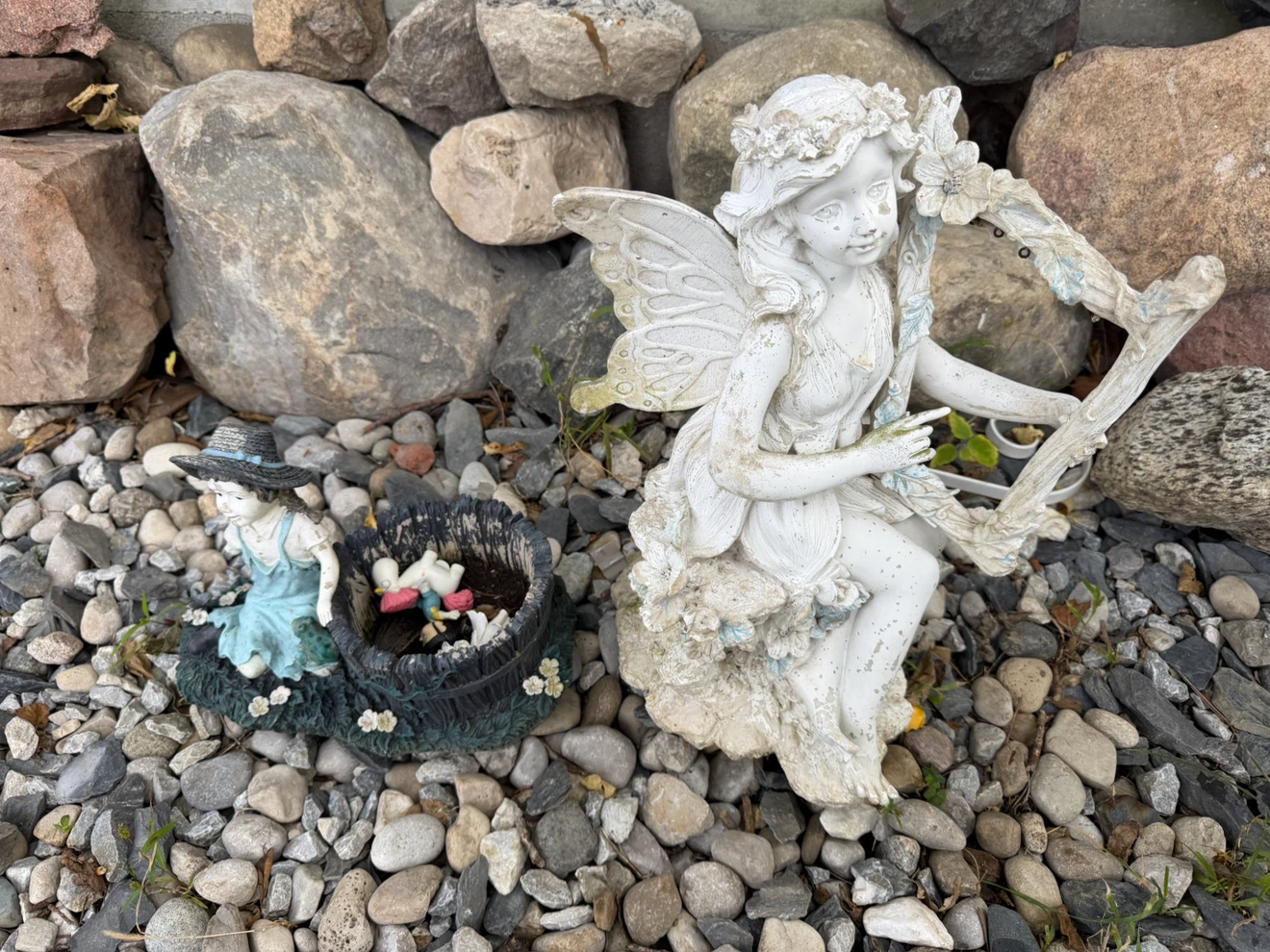 two decorative garden statues- both for 15$ - photo 5
