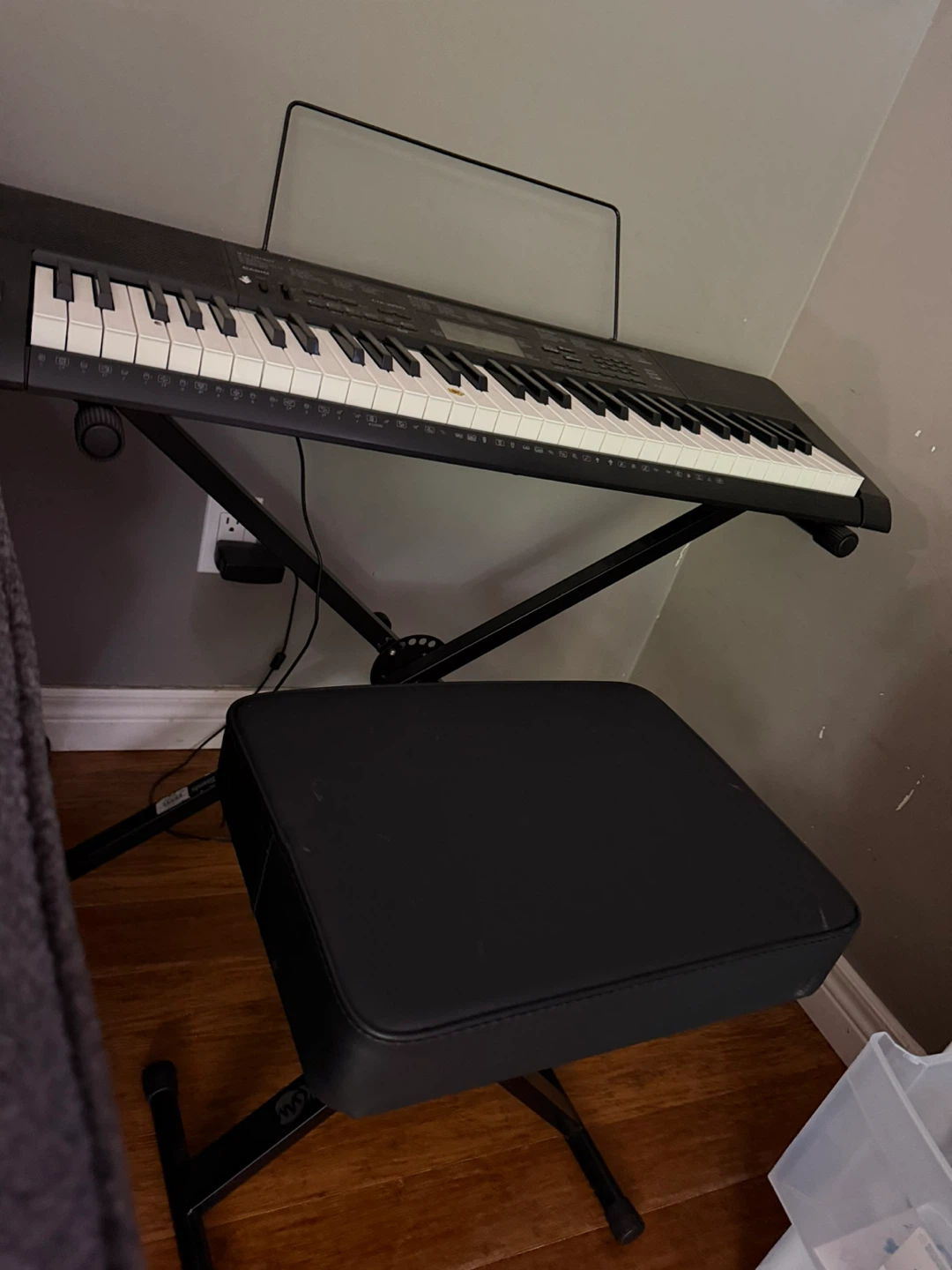 Keyboard piano and bench