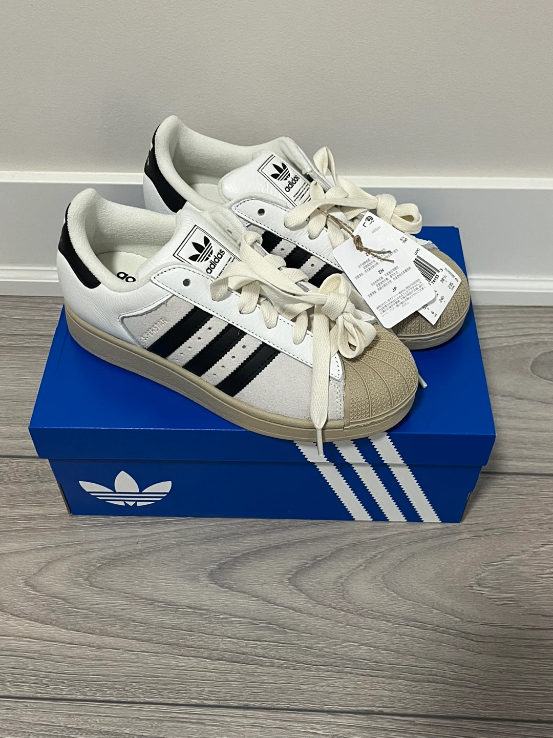 Adidas Superstar Shoes/ sneakers