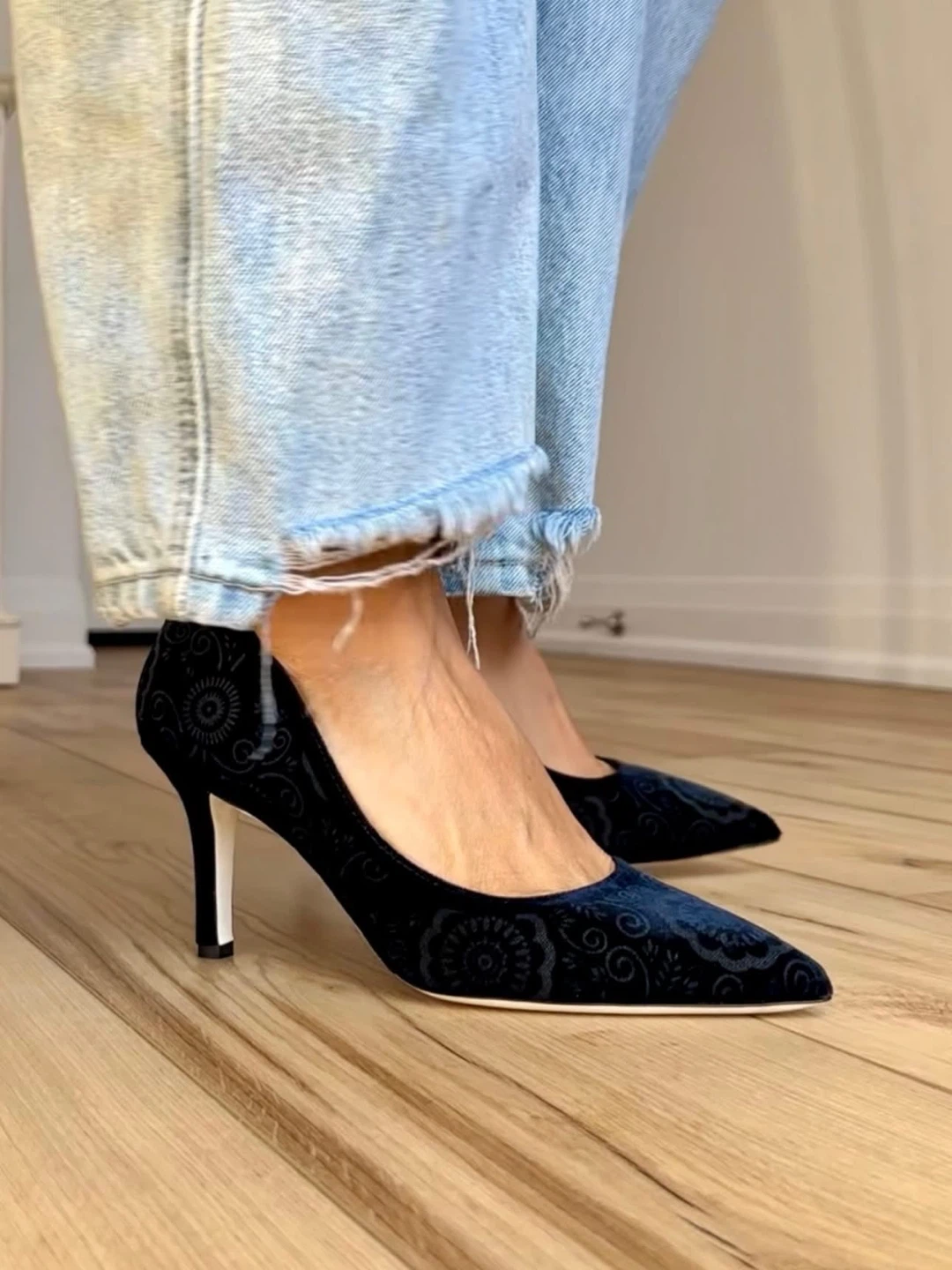 Ron White DWP1 Midnight Blue Velvet Kitten Heels