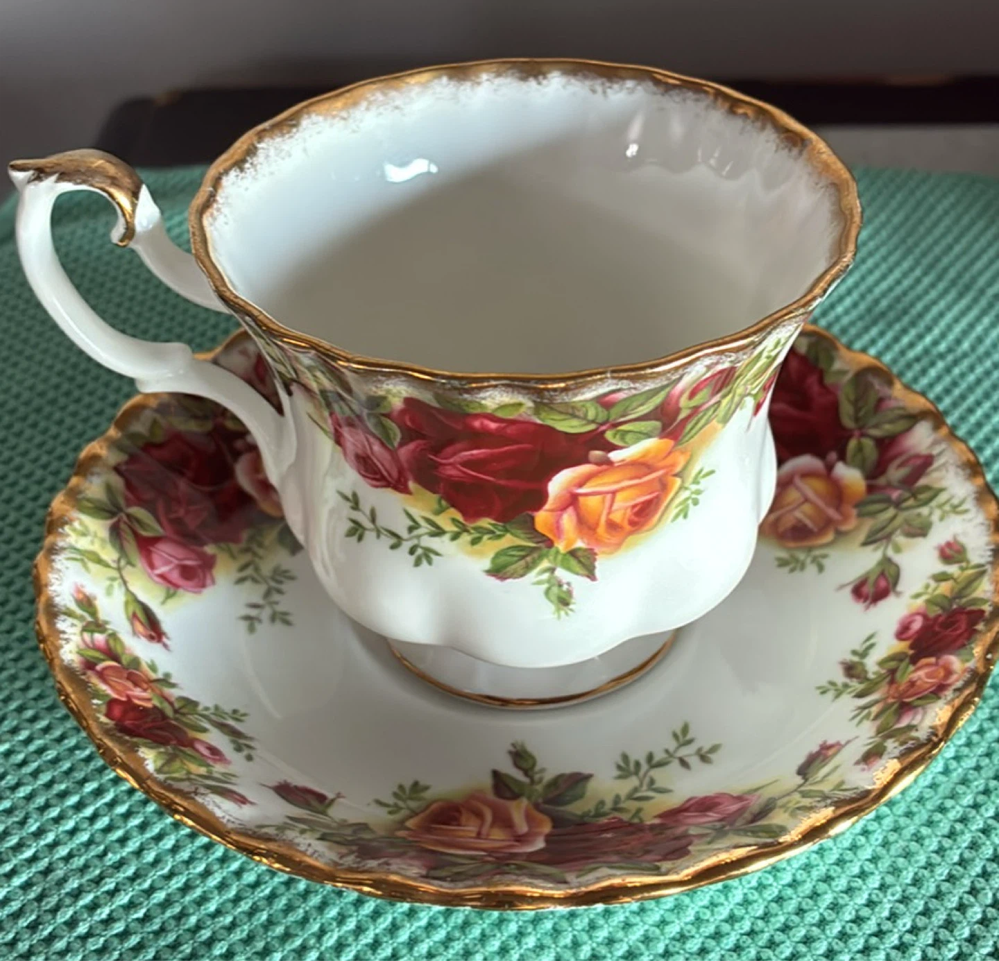 Vintage Royal Albert Old Country Roses Teacup and Saucer