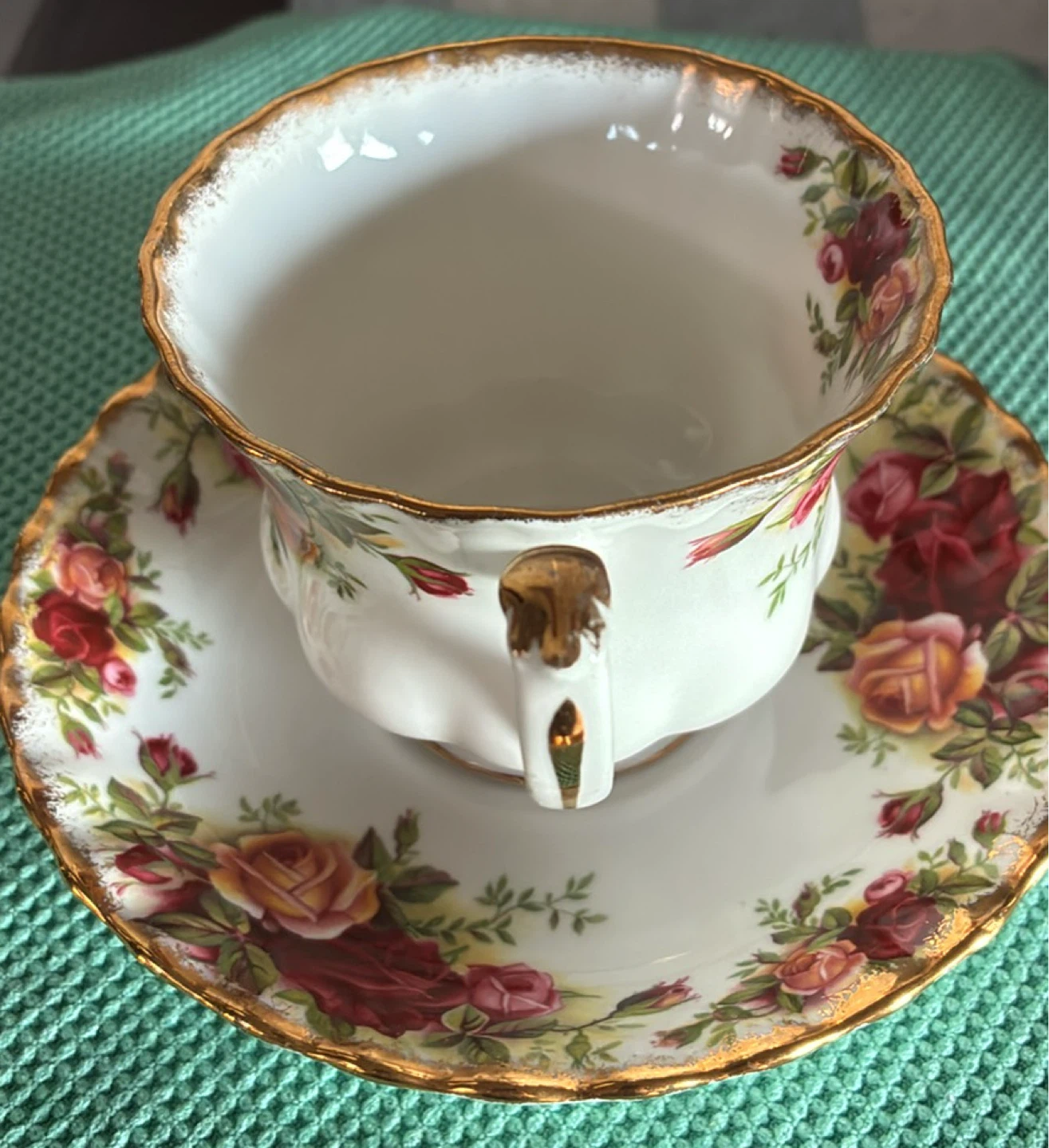 Vintage Royal Albert Old Country Roses Teacup and Saucer - photo 2
