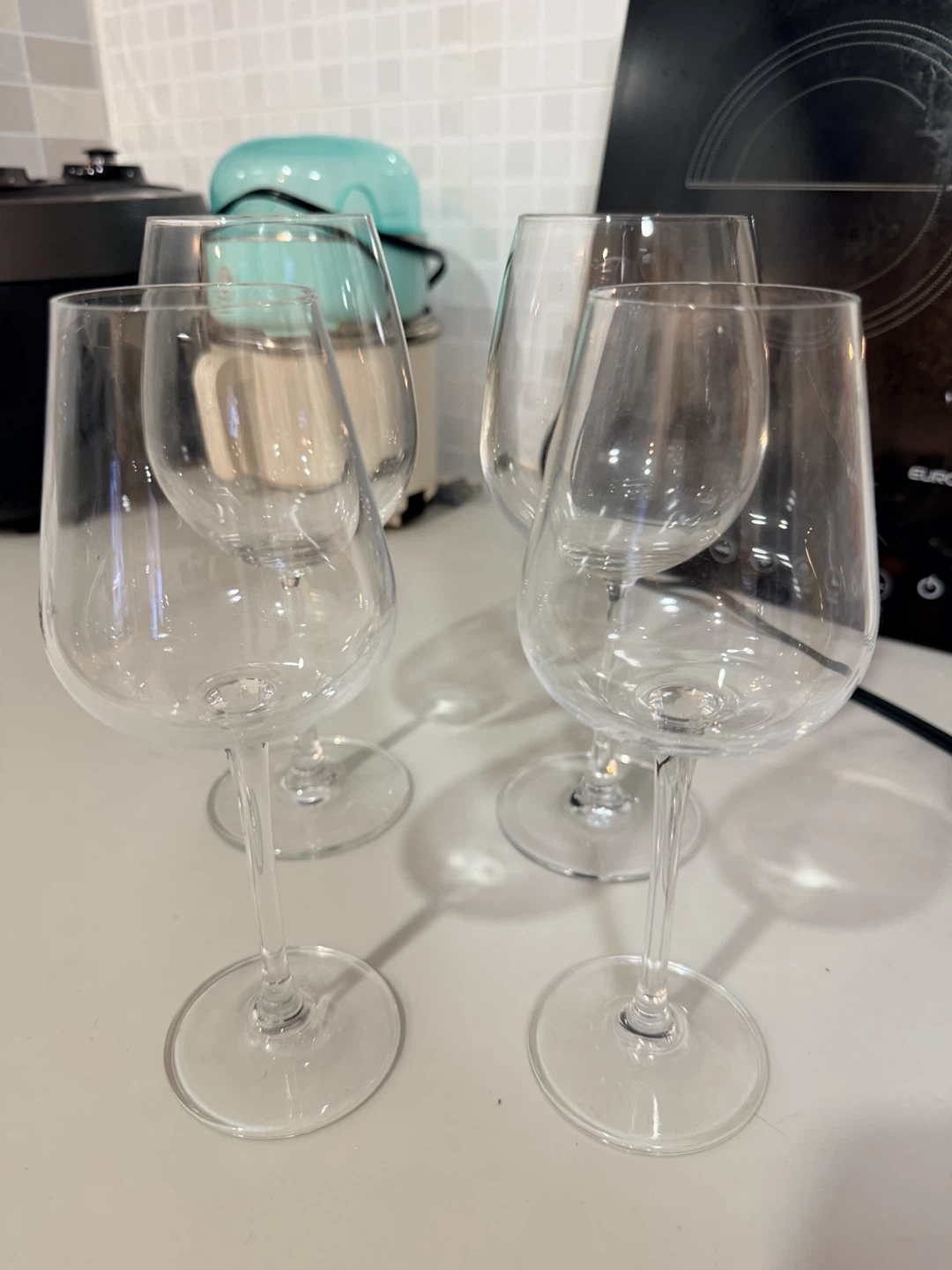 Set of 4 Clear Wine Glasses - photo 2