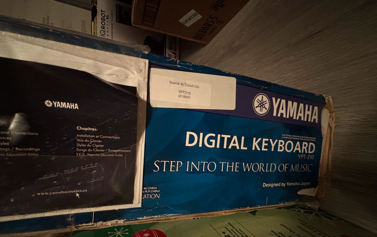 Yamaha YPT-210 Digital Keyboard with X-Shape Stand
