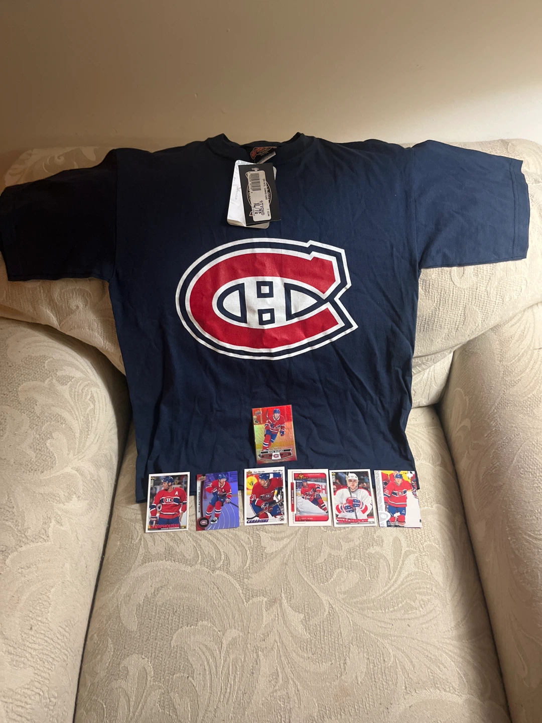 NEW Montreal Canadiens Shirt (XL) + 7 Hockey Card Bundle