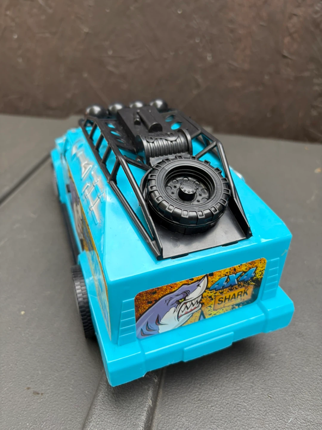 Aquatic Rover 4x4 Shark Toy Truck - photo 2