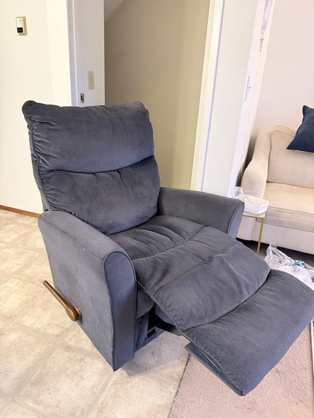 La-Z-Boy Grey Recliner - photo 3