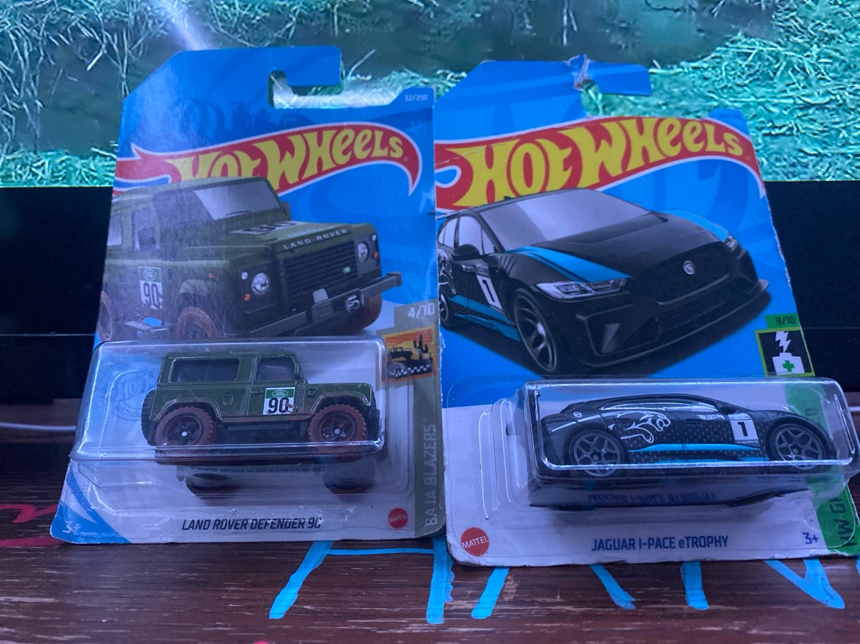 Hot Wheels and Matchbox Die-cast Car Collection - photo 3
