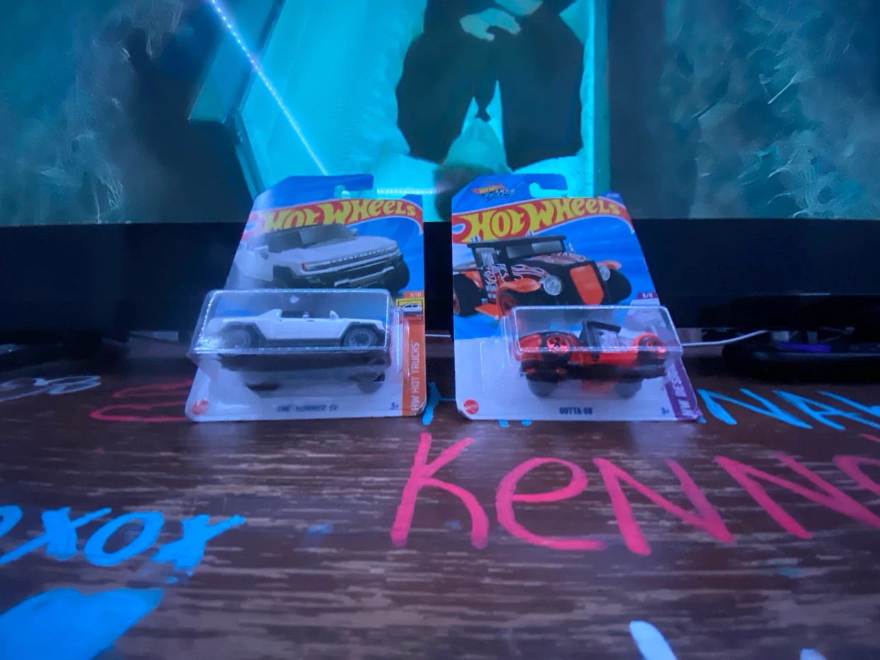Hot Wheels and Matchbox Die-cast Car Collection - photo 4