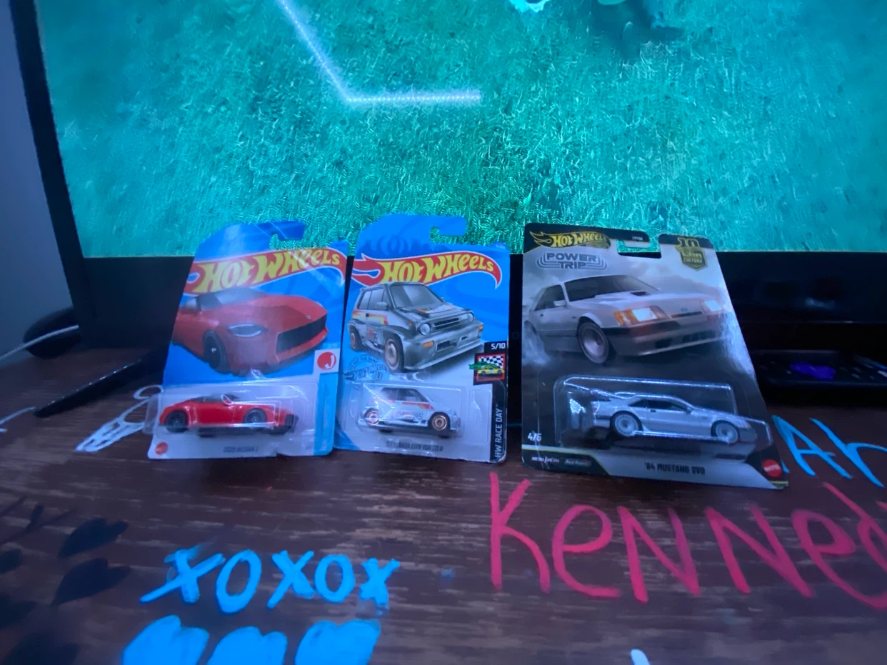 Hot Wheels and Matchbox Die-cast Car Collection - photo 5